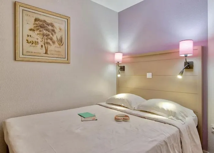 Apartment Superbe 50m De La En Bord De Hyères